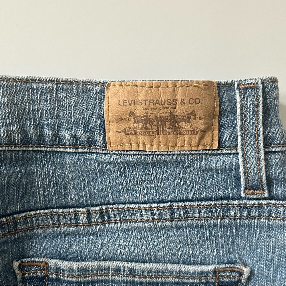Levi's‎ Women's Jeans 512 Perfectly Slimming Bootcut Medium Wash 8 Short Petite - Picture 6 of 8